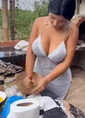 frau kochen