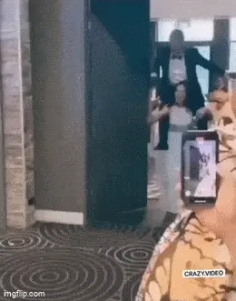 Wer ist hier der Mann in der Ehe? hochzeit tragen