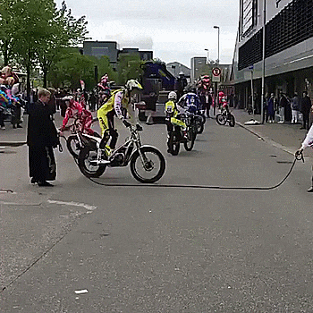 seilspringen motorrad